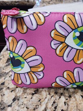 GLAM/MAKEUP BAG WITH 5 PRODUCTS  ~~NEW~~
